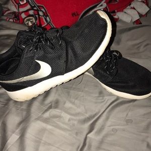 nike roshe runs
